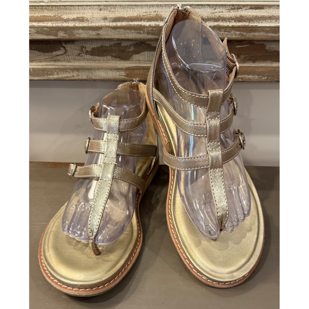 Sofft Womens 8.5 M Gold Metallic Leather Gladiator T Strap Sandals Zip Back